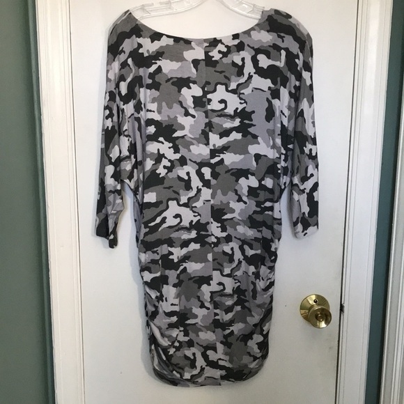 Retreat by Rhonda Shear Top Sz L Gray White Camo Soft w ruched sides Soft knit - Picture 5 of 10